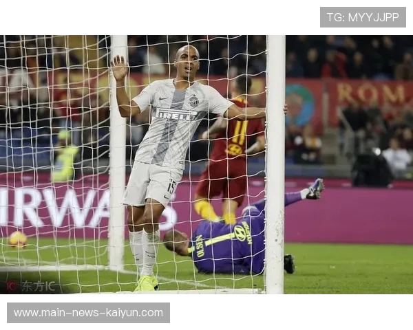 若昂·马里奥前插，禁区人数持续增加，若昂-马里奥